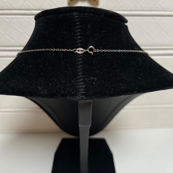 Name Janneyra Necklace color grey - Picture 3 of 3